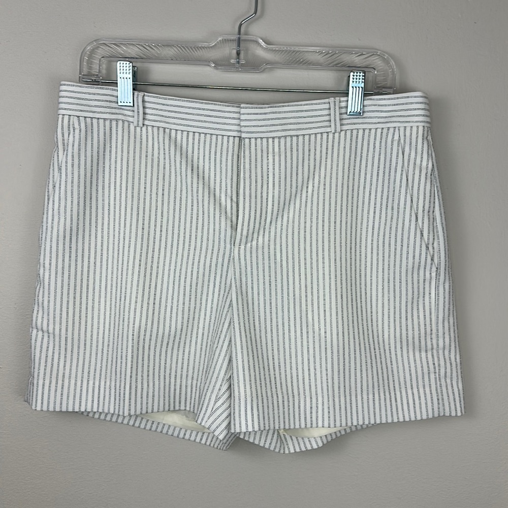 Banana Republic Pinstripe Shorts NWT, Warm White with Black Stripes, Sz 6